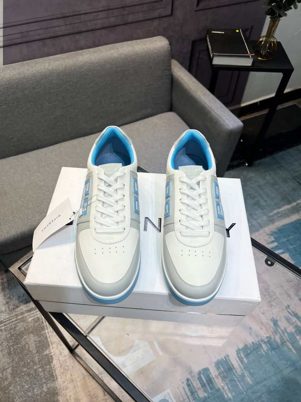 GIVENCHY Sneakers in synthetic leather and mesh - Image 4