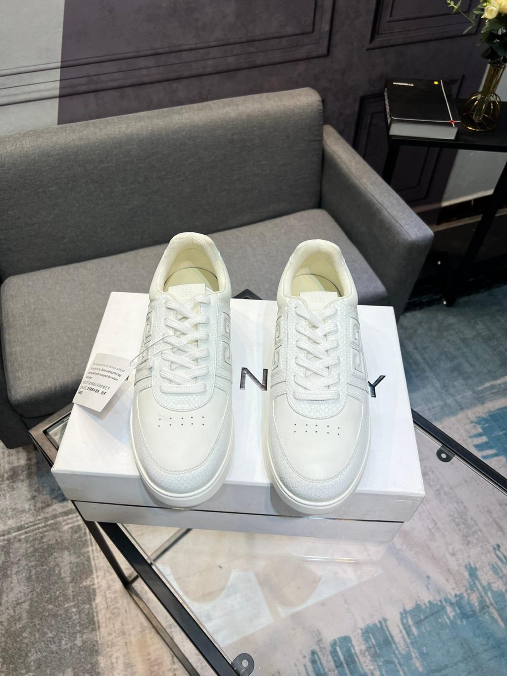 GIVENCHY Sneakers in synthetic leather and mesh - Image 4