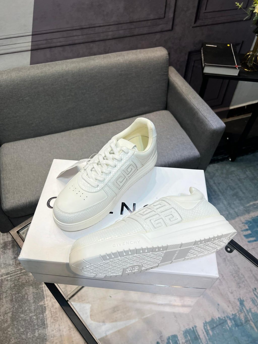 GIVENCHY Sneakers in synthetic leather and mesh - Image 2