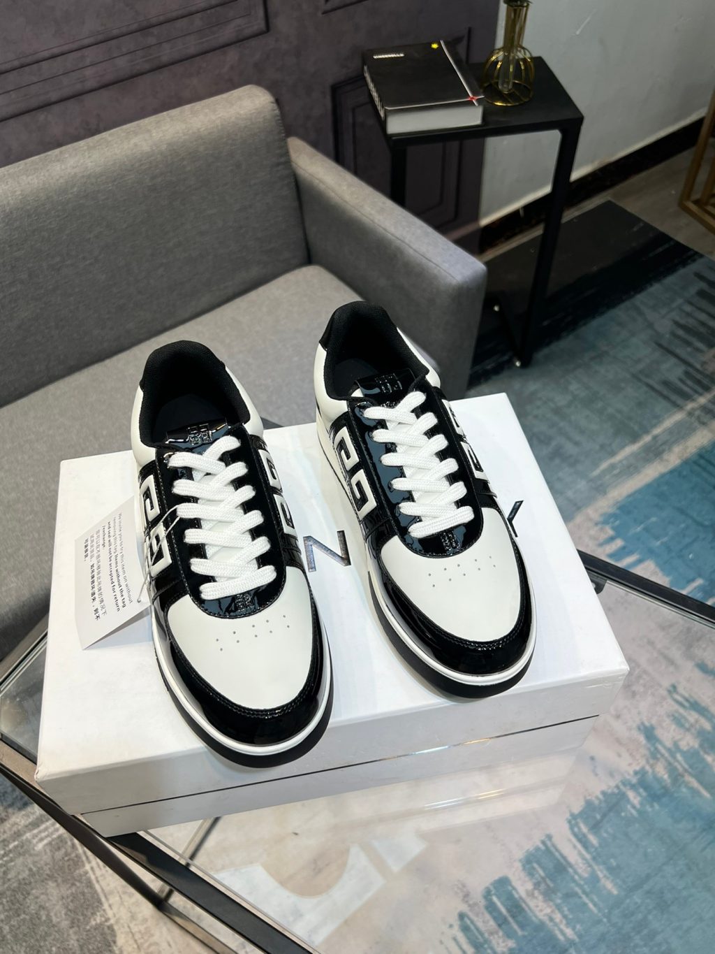 GIVENCHY Sneakers in synthetic leather and mesh - Image 4