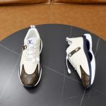 Louis Vuitton Sneaker - Image 3