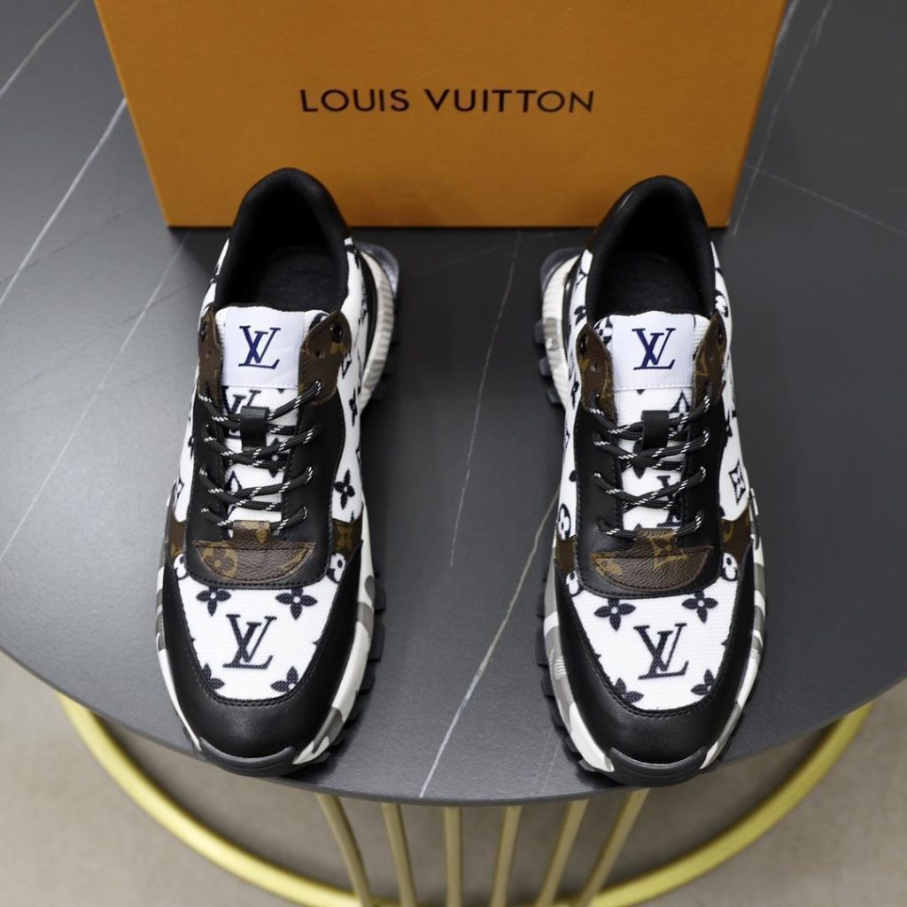 Louis Vuitton Sneaker - Image 3