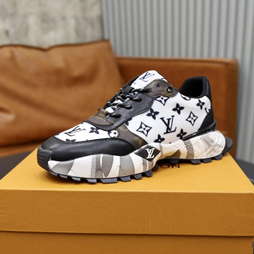 Louis Vuitton Sneaker - Image 4