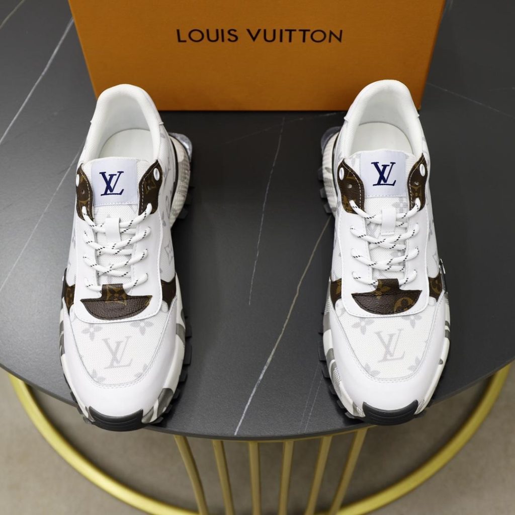 Louis Vuitton Sneaker - Image 4