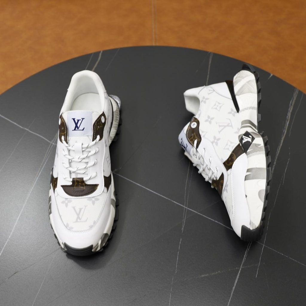 Louis Vuitton Sneaker - Image 2