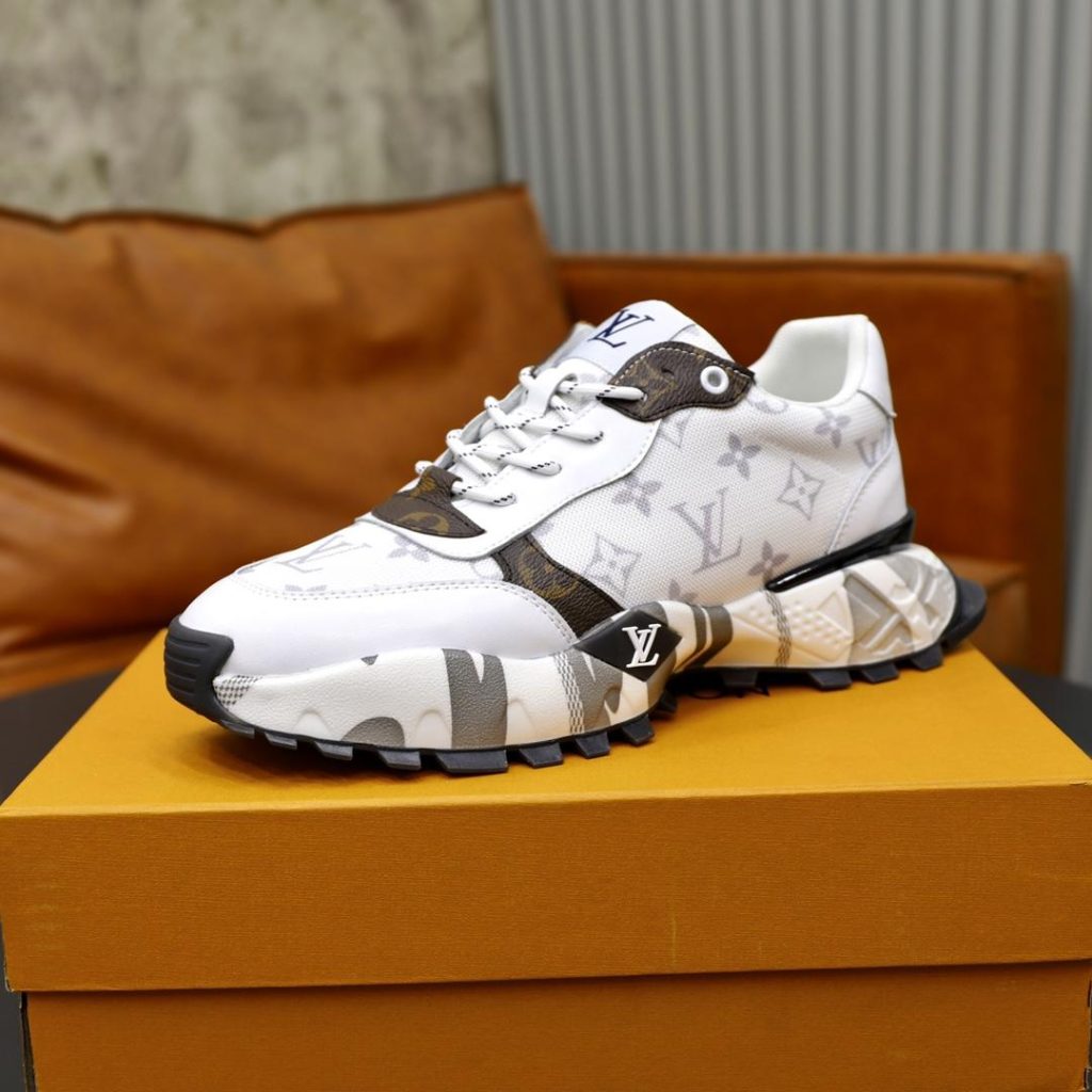 Louis Vuitton Sneaker - Image 3