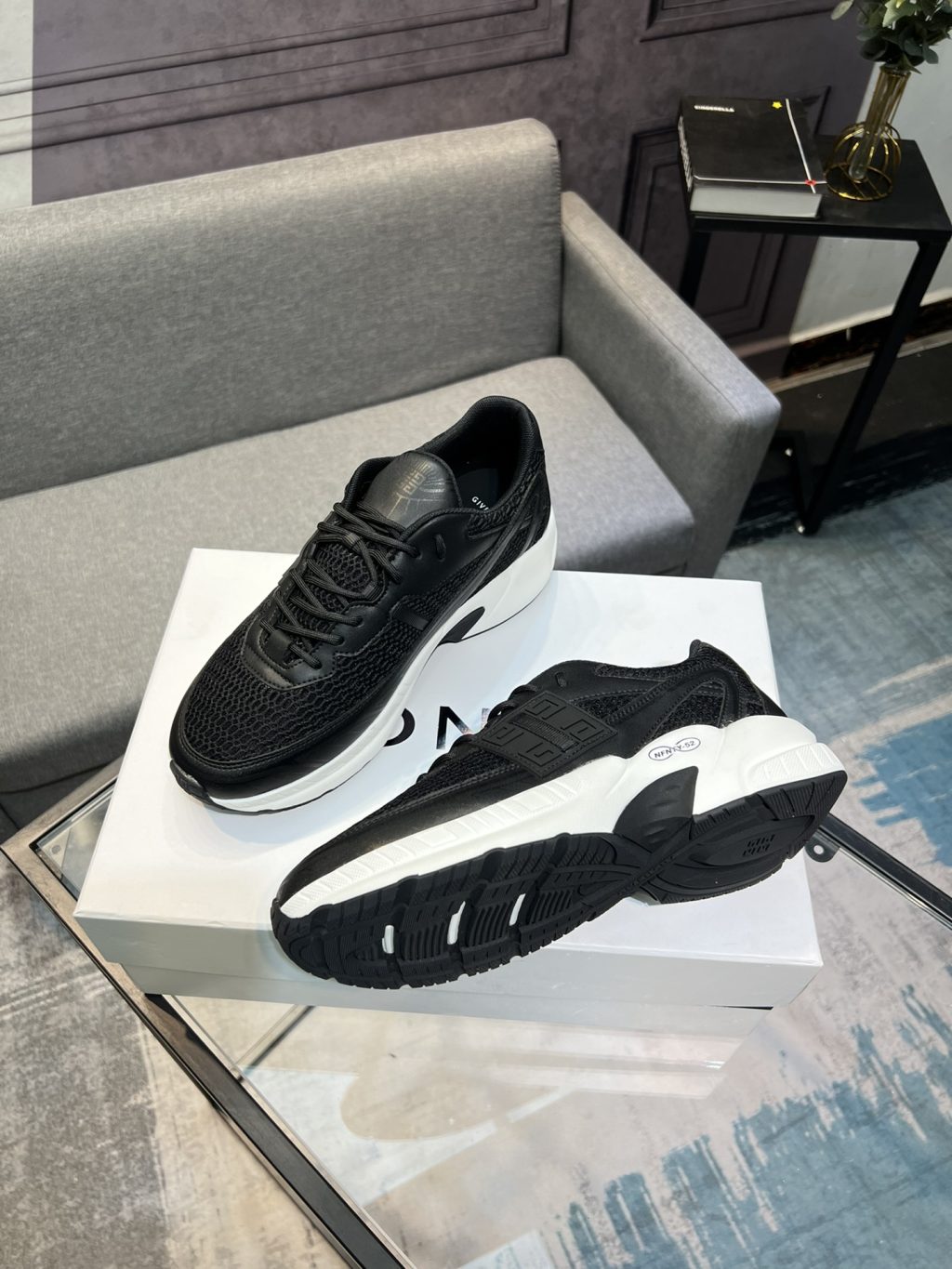 GIVENCHY NFNTY-52 Sneakers in synthetic leather and mesh - Image 3