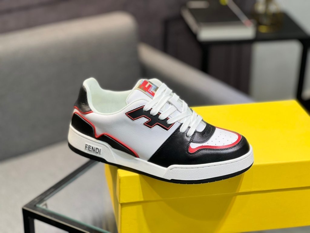 FENDI CASUAL SNEAKERS - Image 3