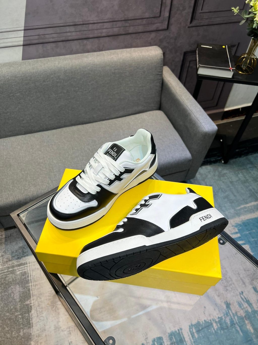 FENDI CASUAL SNEAKERS - Image 2