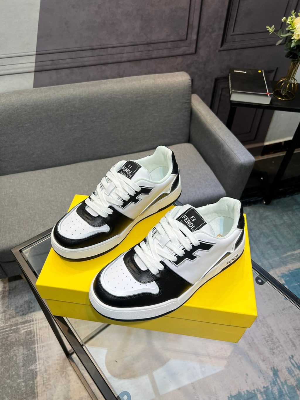 FENDI CASUAL SNEAKERS - Image 3