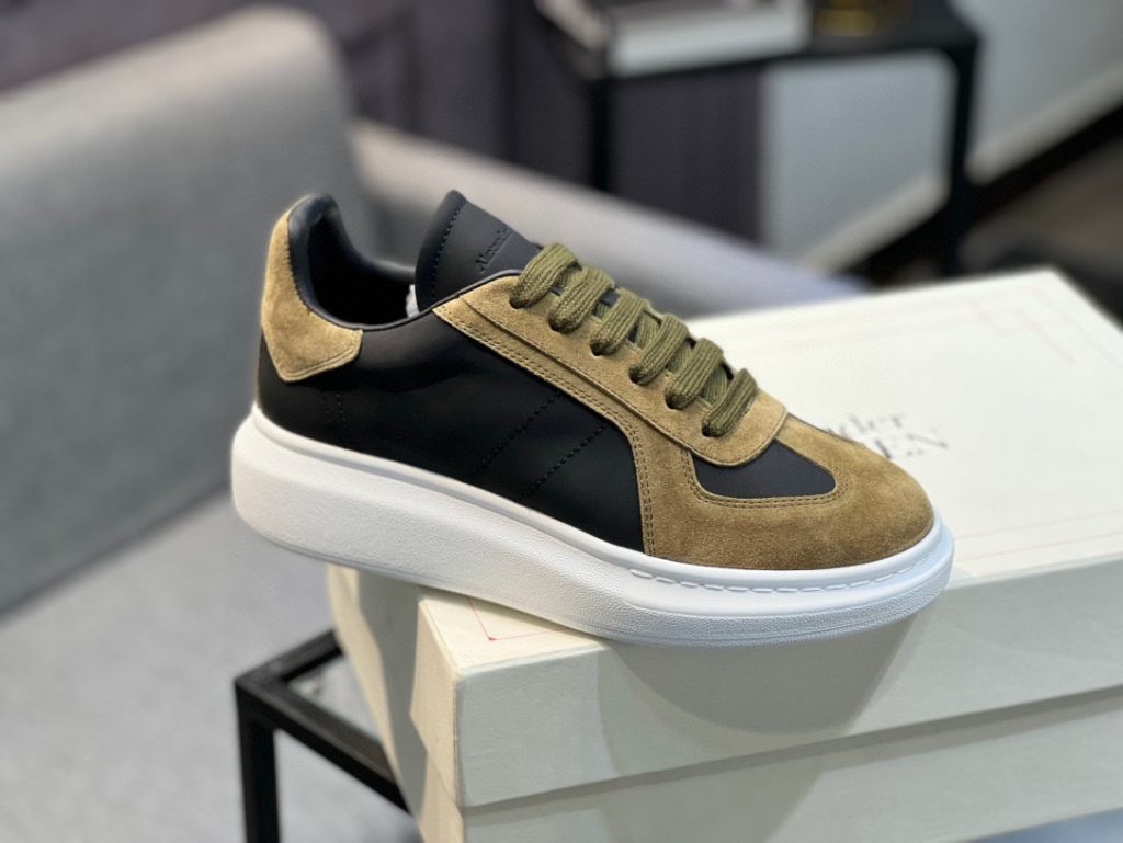 Alexander McQueen Oversized Retro Sneaker - Image 4