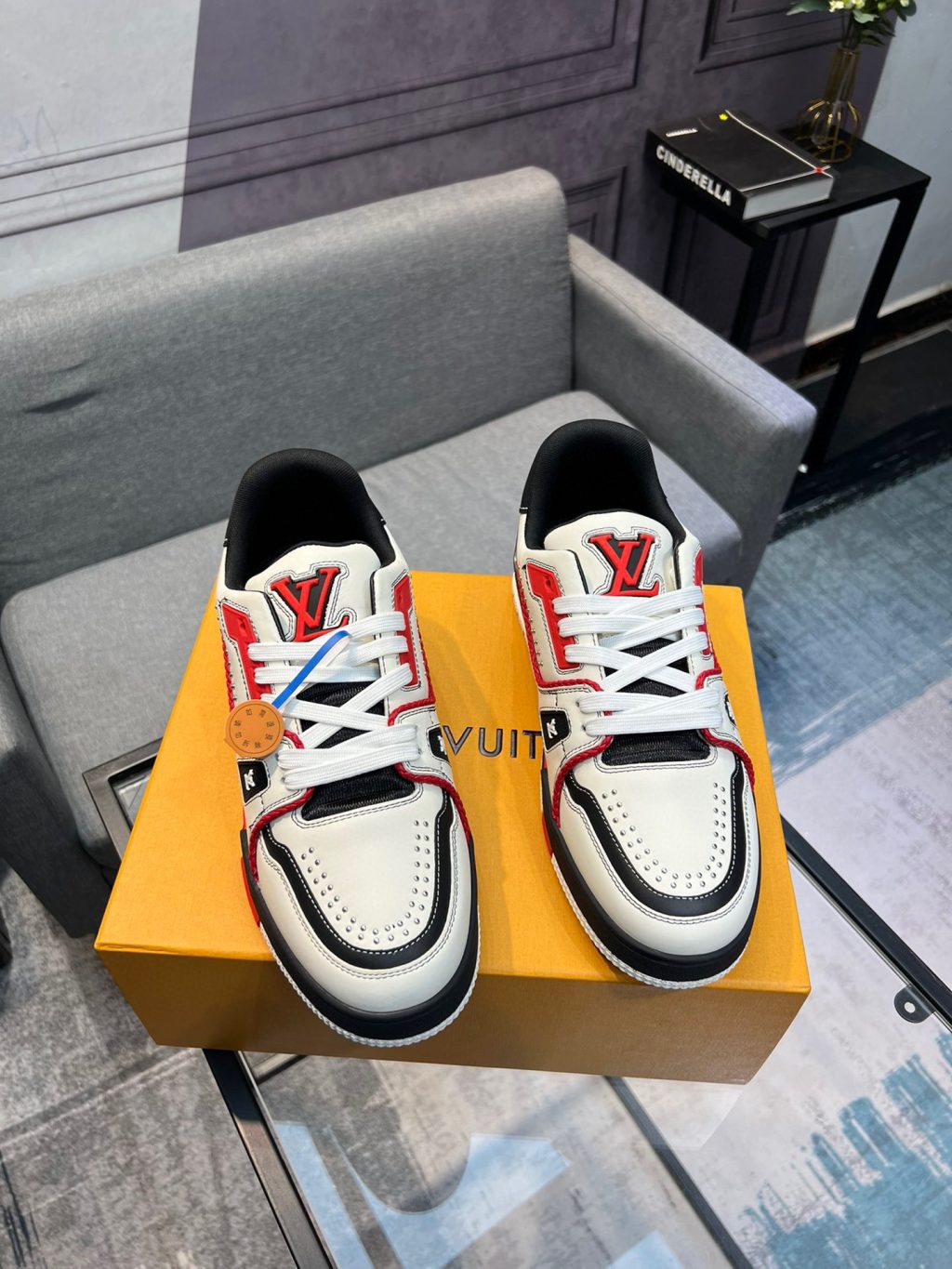 Louis Vuitton Trainer Sneaker - Image 4