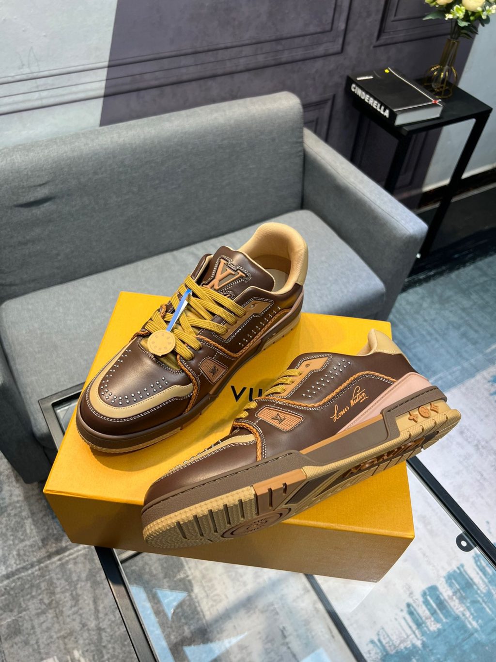 Louis Vuitton Trainer Sneaker - Image 4