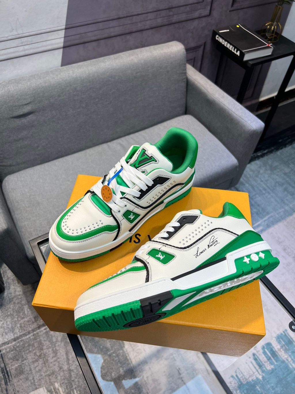 Louis Vuitton Trainer Sneaker - Image 4