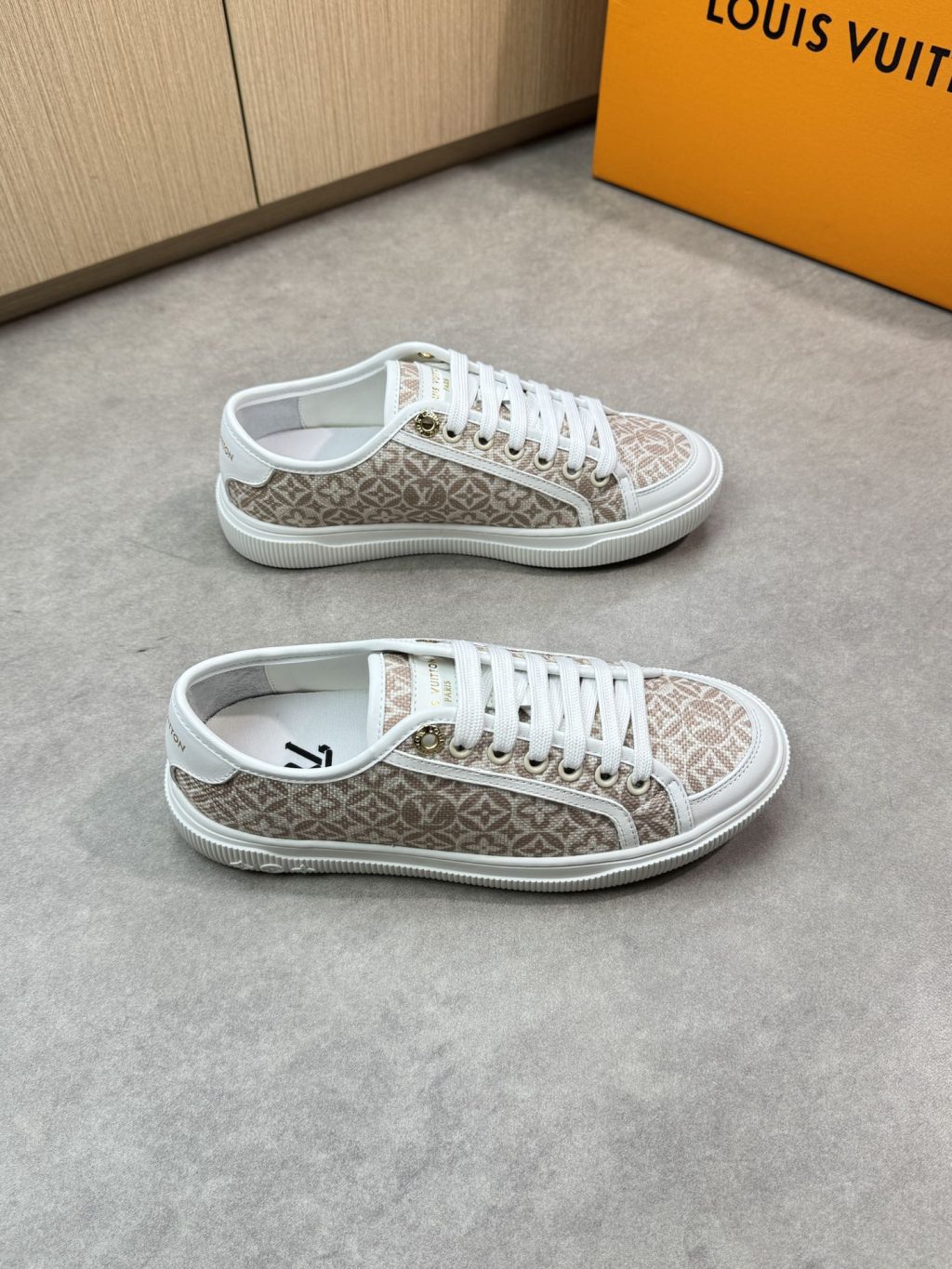 Louis Vuitton Lagoon Trainers - Image 2