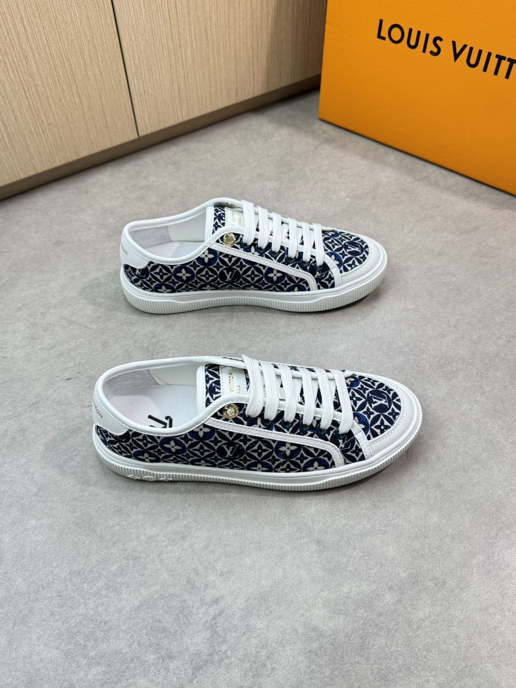 Louis Vuitton Lagoon Trainers - Image 2