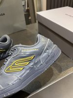 BALENCIAGA  Hamptons Worn-out Sneaker - Image 4