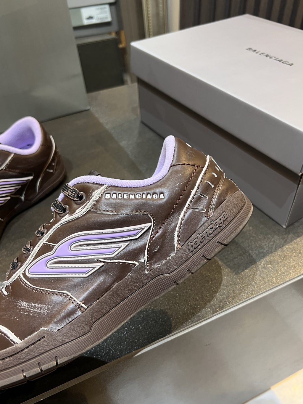 BALENCIAGA  Hamptons Worn-out Sneaker - Image 2