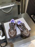 BALENCIAGA  Hamptons Worn-out Sneaker - Image 4