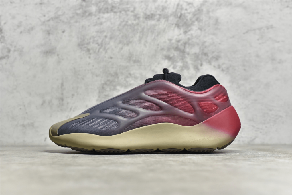 Adidas Yeezy 700 V3 - Image 4