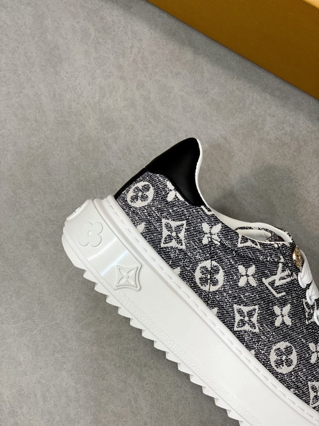 Louis Vuitton Time Out Sneaker 1Aaw2S - Image 8