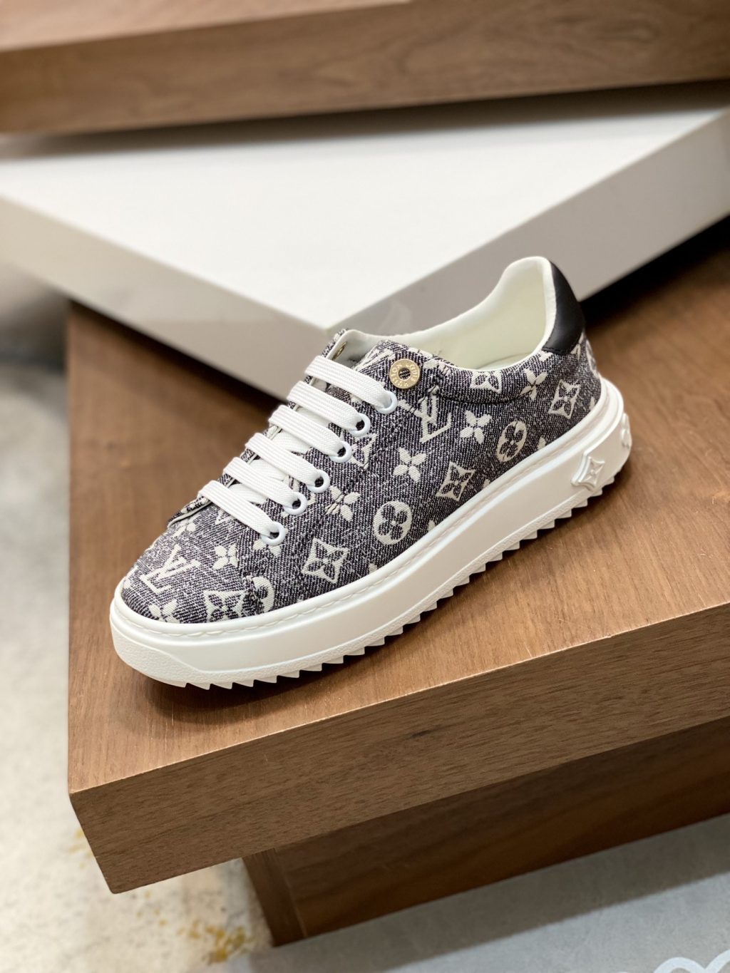 Louis Vuitton Time Out Sneaker 1Aaw2S - Image 4
