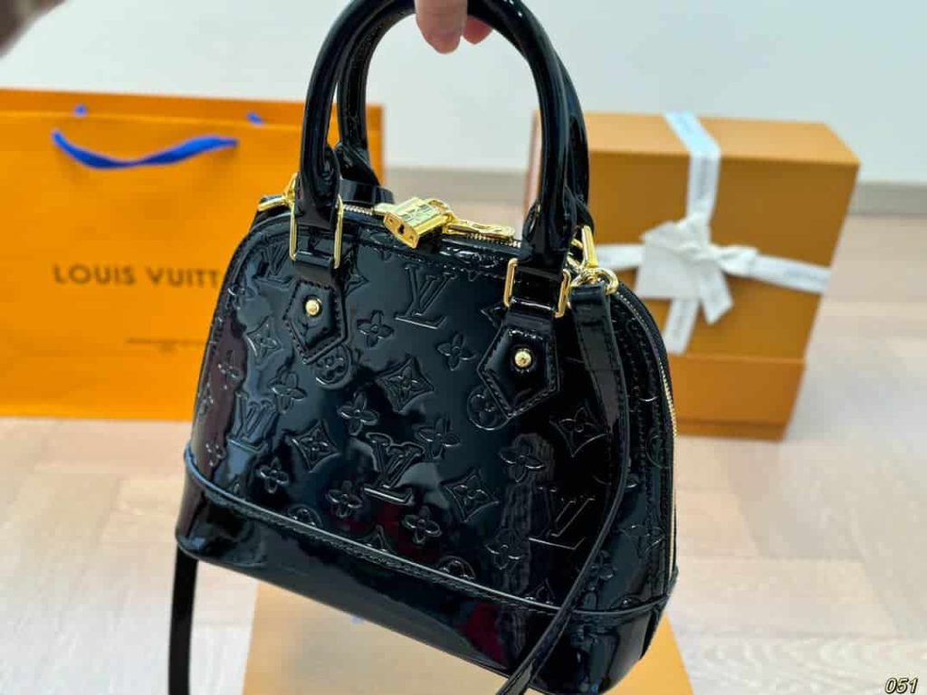 Louis Vuitton Alma BB Monogram Vernis Leather Black 25Cm - Image 3
