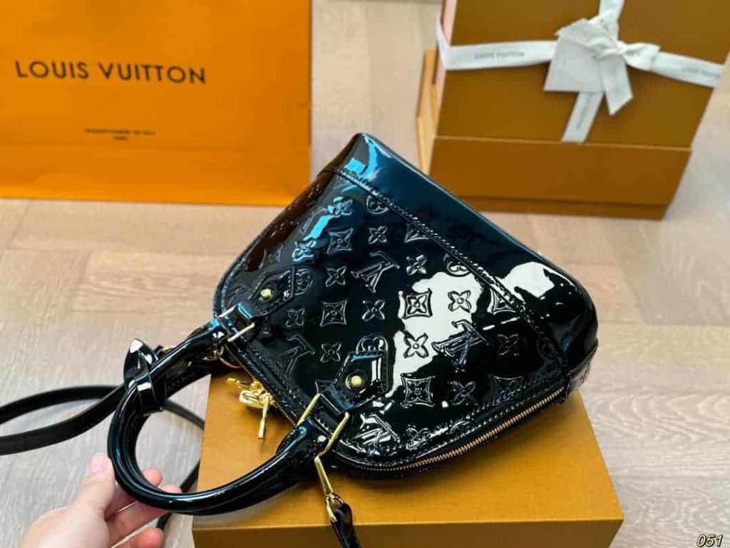 Louis Vuitton Alma BB Monogram Vernis Leather Black 25Cm - Image 4