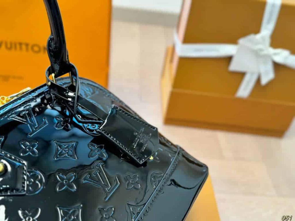 Louis Vuitton Alma BB Monogram Vernis Leather Black 25Cm - Image 6