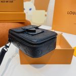 Louis Vuitton S Lock Vertical Wearable Wallet Black 19Cm M81524 - Image 4