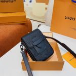 Louis Vuitton S Lock Vertical Wearable Wallet Black 19Cm M81524 - Image 5
