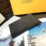 Louis Vuitton Voyage Pochette Damier Infini Leather Black 33Cm - Image 8