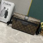 Louis Vuitton S Cape Messenger Monogram Brown 28Cm - Image 5