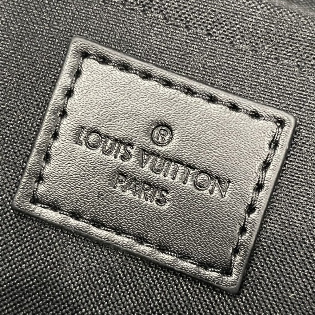 Louis Vuitton S Cape Messenger Monogram Brown 28Cm - Image 10