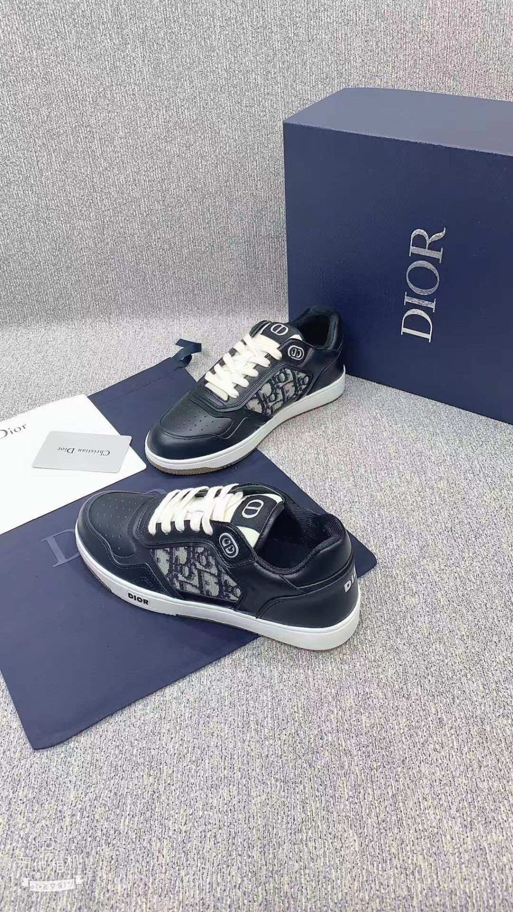 DIOR High Top Sneaker - Image 3