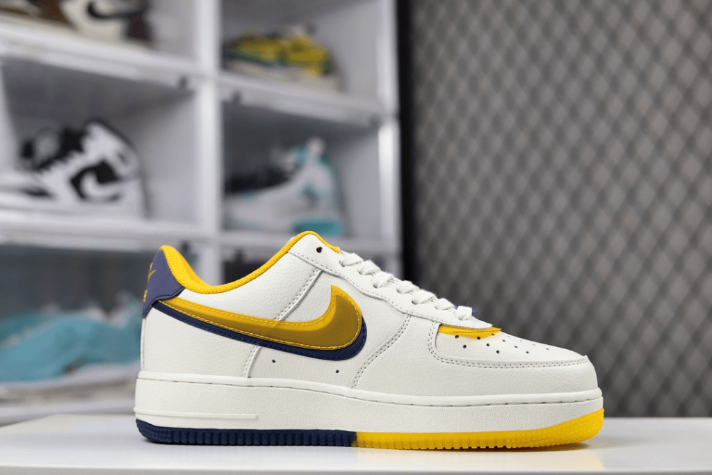Nike Air Force 1 Corona - Image 2