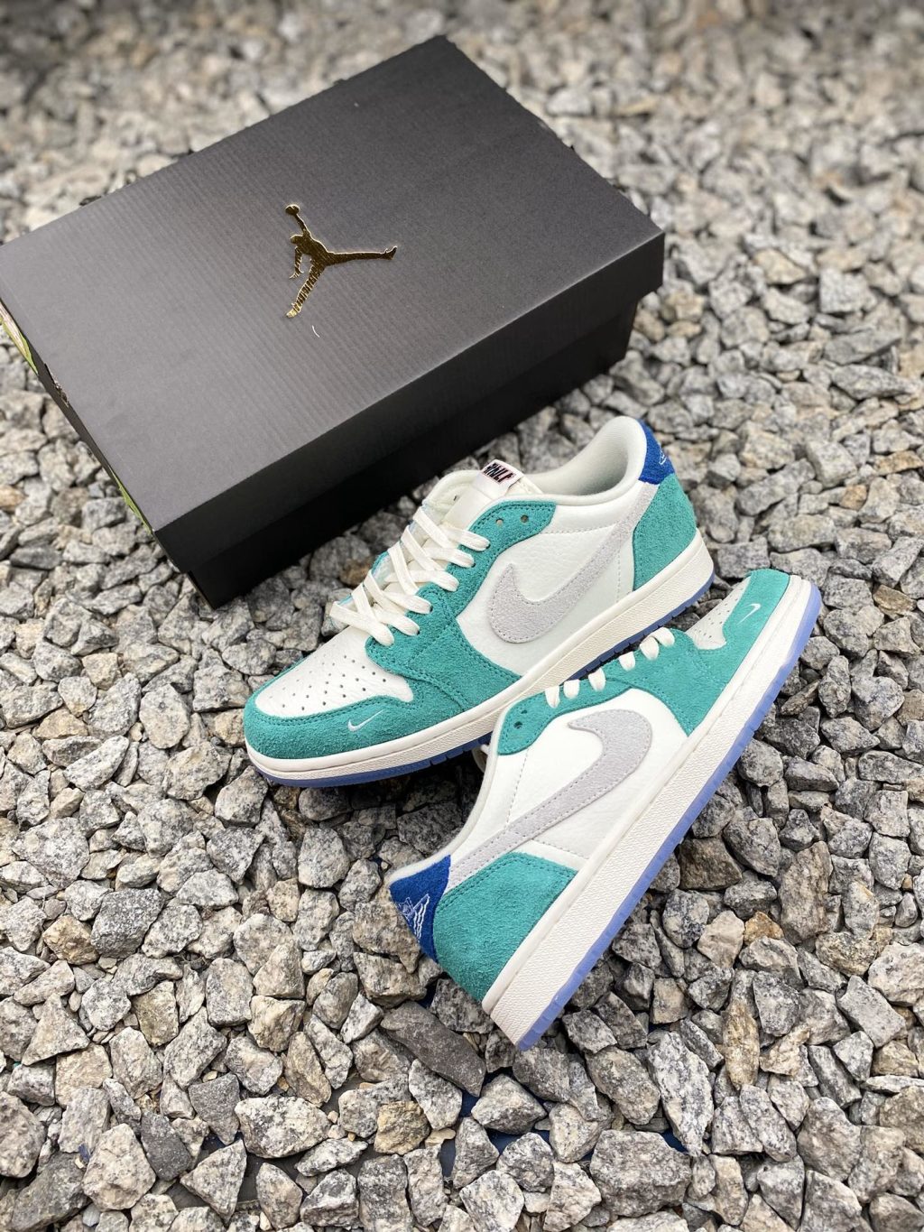 Air Jordan 1 Low - Image 4