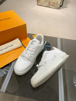 LV Trainer 2022 catwalk models - Image 4