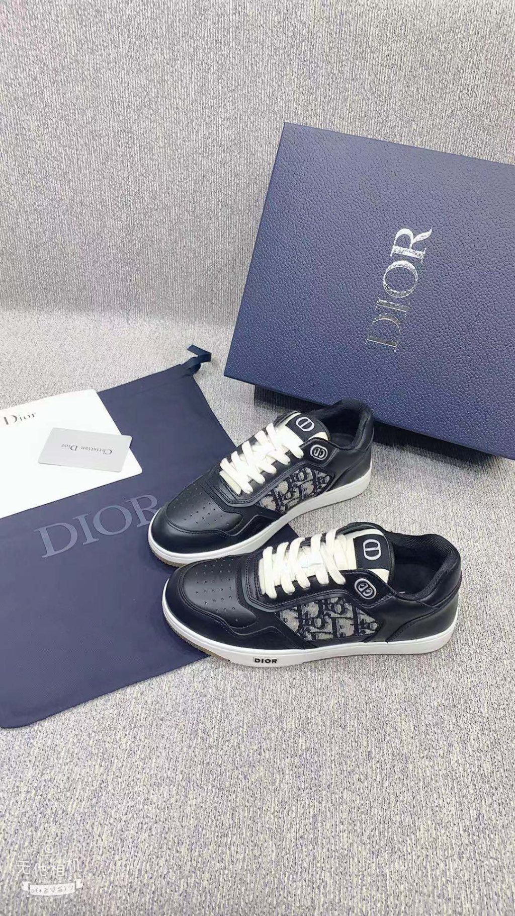 DIOR High Top Sneaker - Image 2