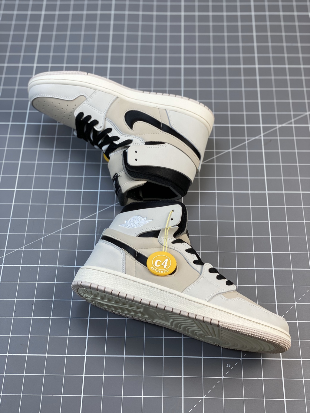Air Jordan 1  Zoom Air CMFT  Summit White - Image 3